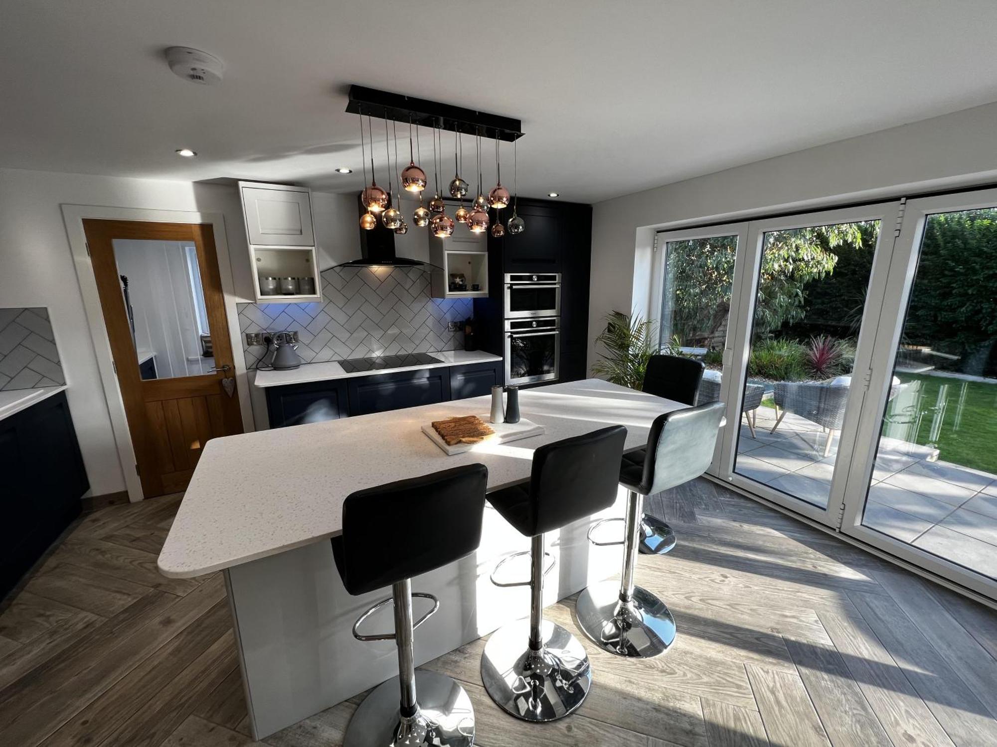 Stylish Modern Home With Parking Enclosed Garden 홀리헤드 외부 사진